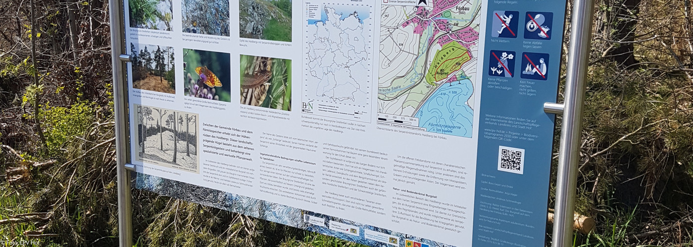 Ein Schild am Fuße des Haidbergs informiert 